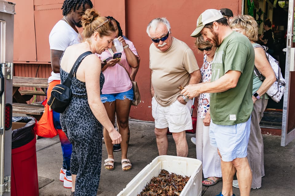 Book your New Orleans: Garden District Food, Drinks & History Tour Experience Today. Discover some of the top rated New Orleans Tours with CitizensFor1GreaterNewOrleans.com.