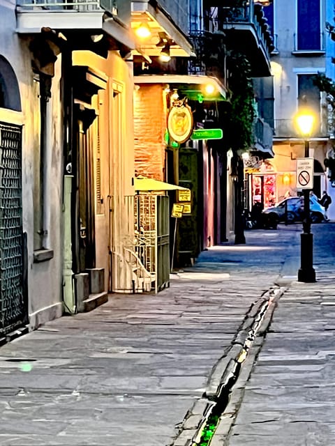 Book your New Orleans Haunted Legends and Scandals Small Group Tour Experience Today. Discover some of the top rated New Orleans Tours with CitizensFor1GreaterNewOrleans.com.